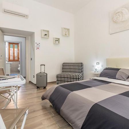 Scirocco Rooms Civitavecchia Ngoại thất bức ảnh
