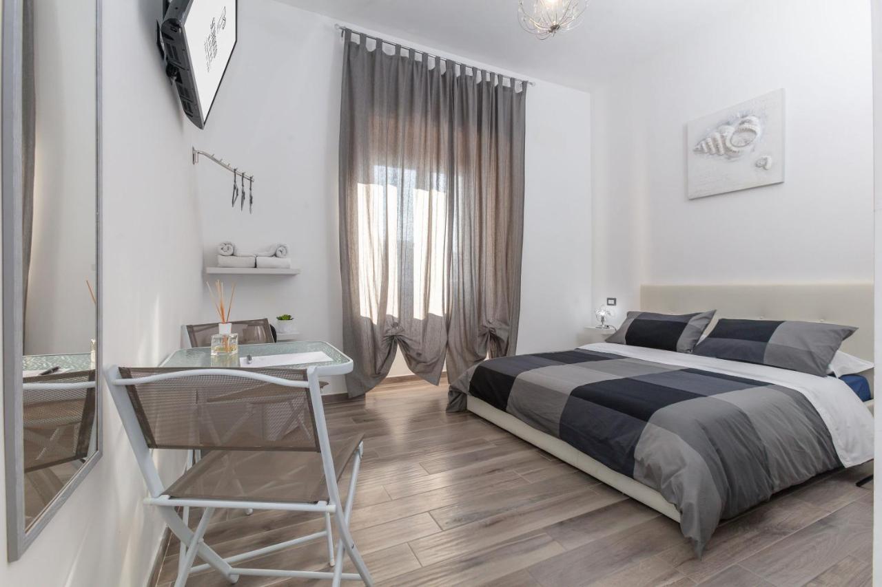 Scirocco Rooms Civitavecchia Ngoại thất bức ảnh